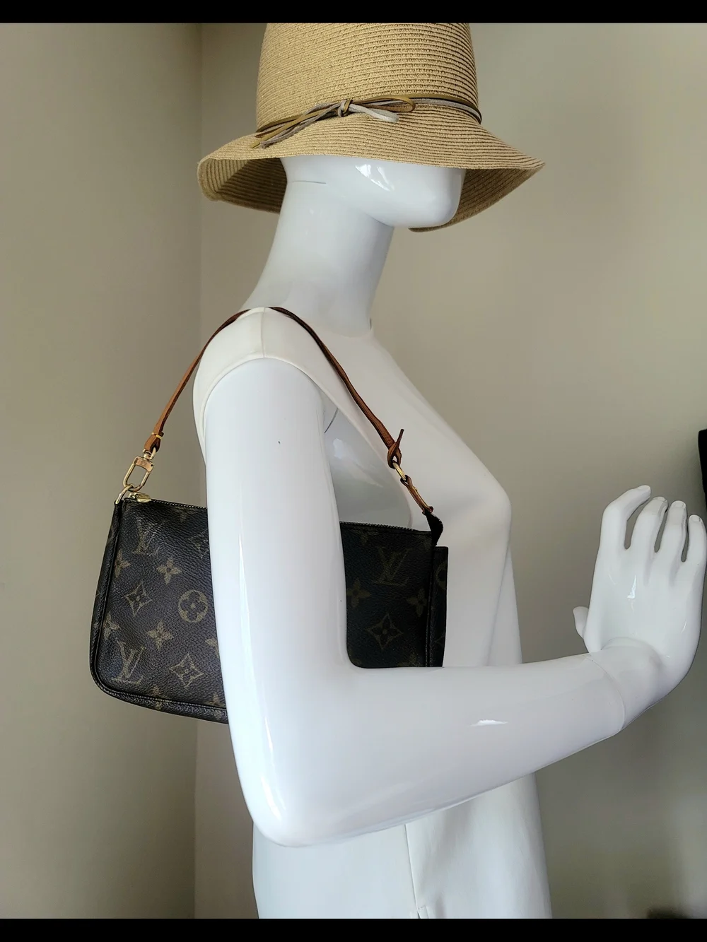 Louis Vuitton Pochette Accessoires Monogram Canvas Clutch Hand Bag Vintage Auth